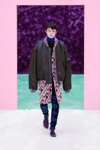 Look 11
